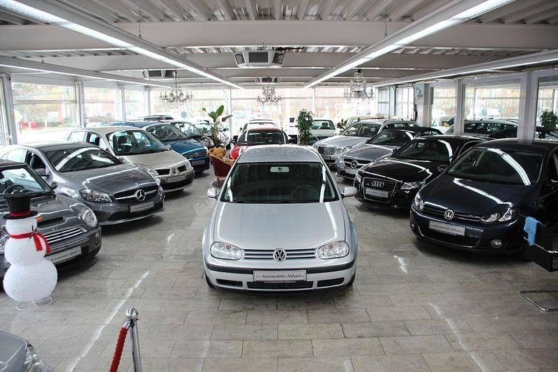 Grau Gebraucht 2000 VW Golf Limousine | 3.990 € (Teuer) - Bild 1/4