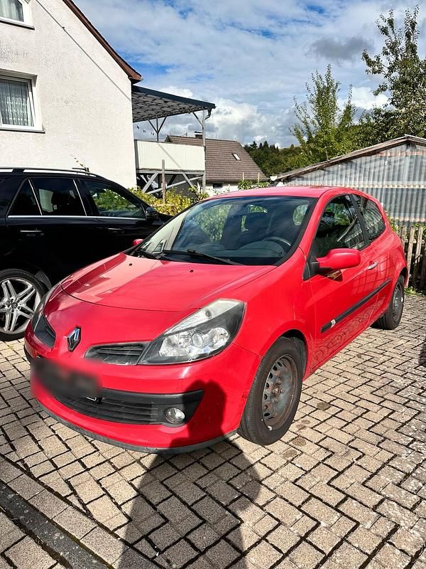 Gebraucht Renault Clio III 75 PS (55 kW) 2006 Rot Kleinwagen