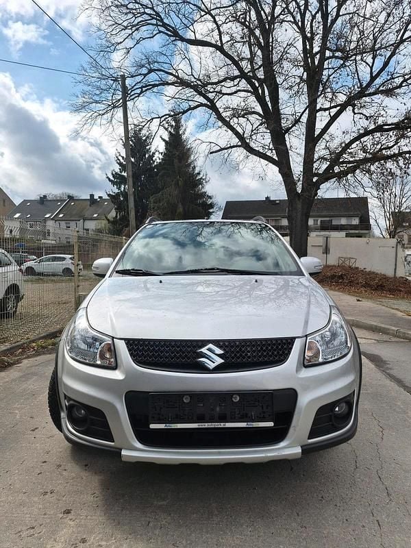 Gebraucht Suzuki SX4 120 PS (88 kW) 2012 Grau SUV