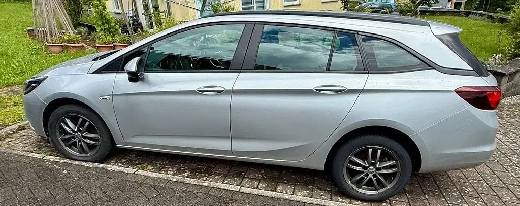 Gebraucht Opel Astra Edition 110 PS (80 kW) 2018 Silber Kombi