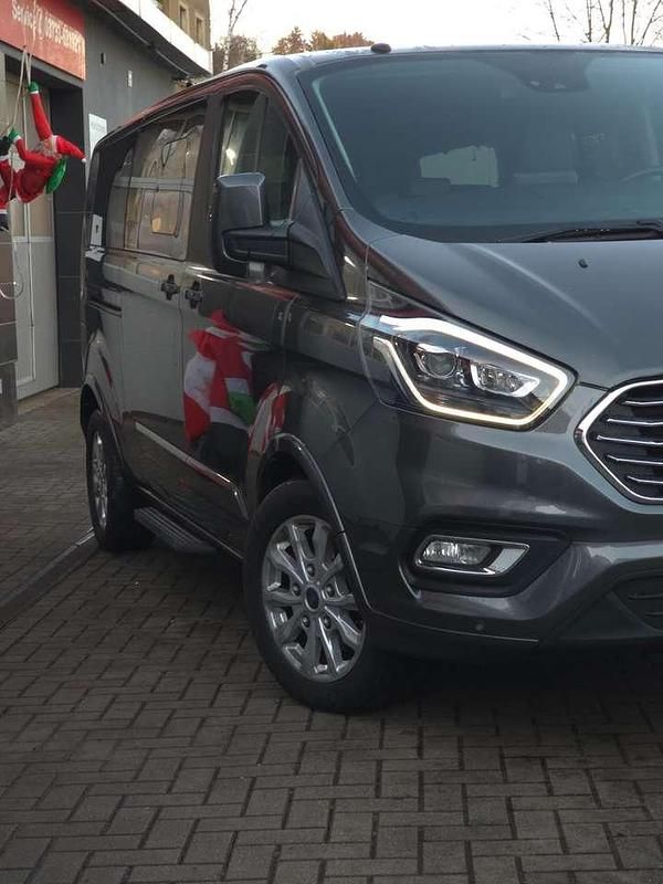 Gebraucht Ford Transit Custom Titanium 170 PS (125 kW) 2019 Magneticgrau (metallic) Van / Kleinbus