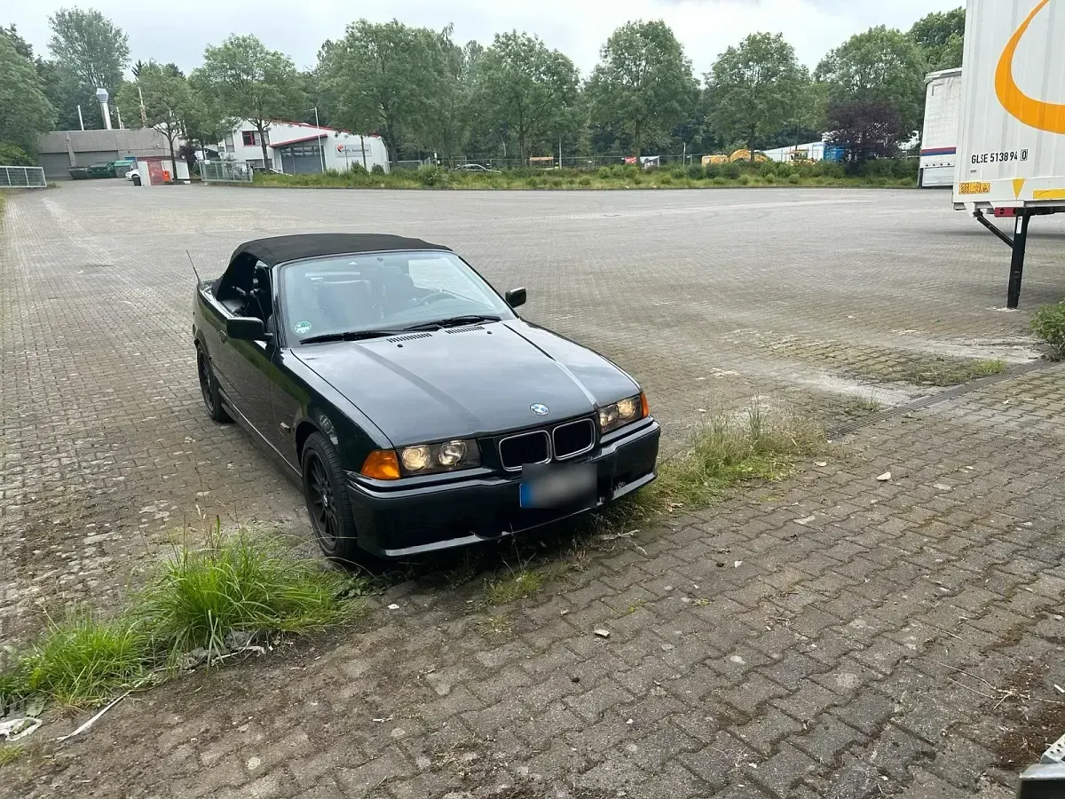 Gebraucht BMW 320 Cabriolet 150 PS (110 kW) 1996 Schwarz Cabrio