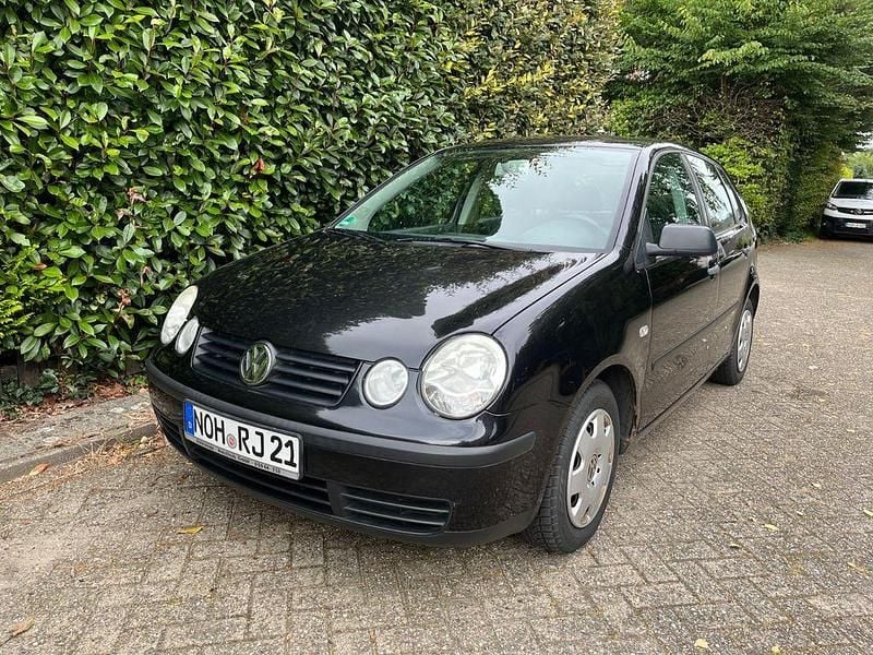 Schwarz Gebraucht 2004 VW Polo Basis Limousine | 1.000 € (Guter Preis) - Bild 1/4
