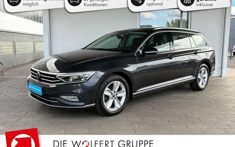 Gebraucht VW Passat Elegance 150 PS (110 kW) 2023 Grau Kombi