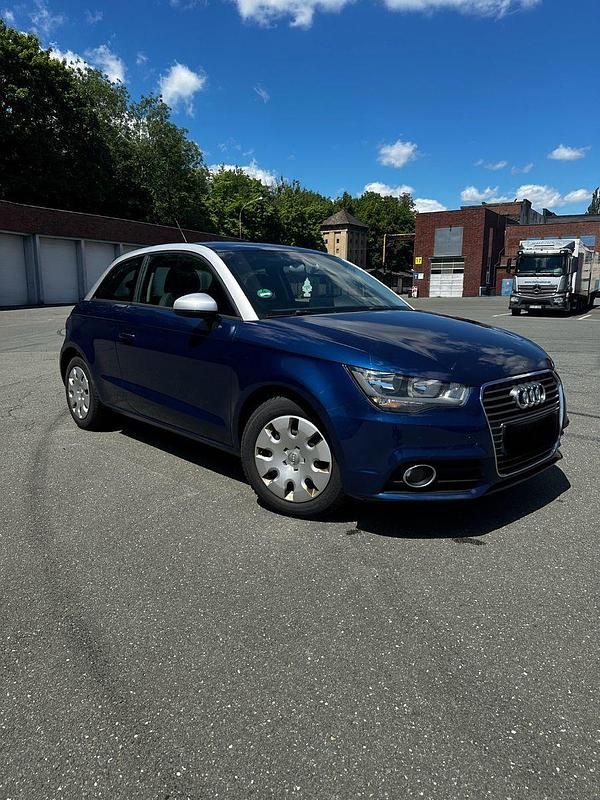 Blau Gebraucht 2012 Audi A1 Attraction Kleinwagen | 5.500 € (Guter Preis) - Bild 1/4