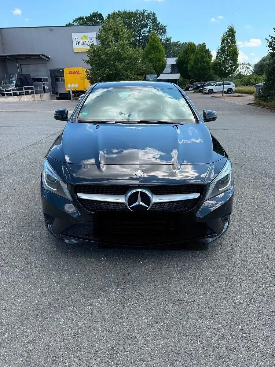 Gebraucht Mercedes CLA220 Shooting Brake 177 PS (130 kW) 2015 Schwarz Kombi
