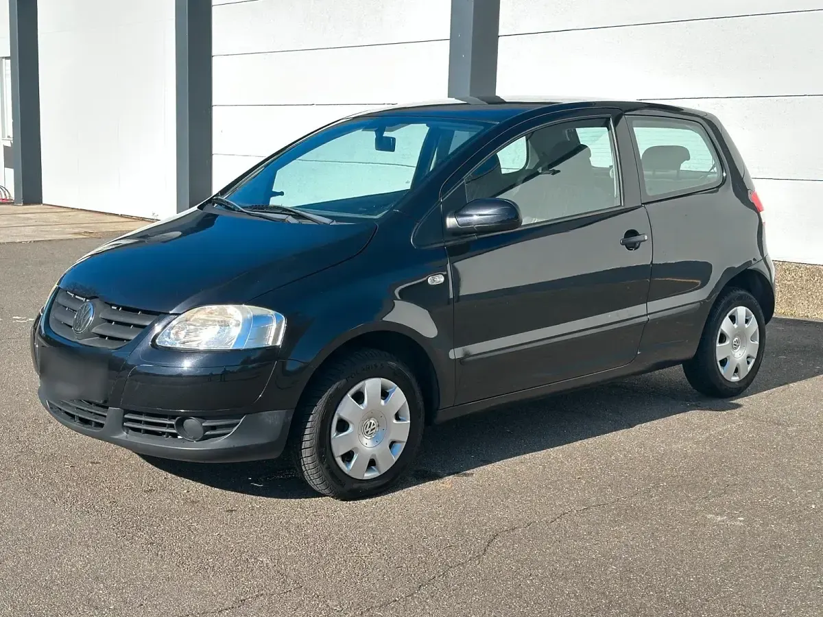 Second-hand VW Fox 54 CP (39 kW) 2007 Negru Hatchback