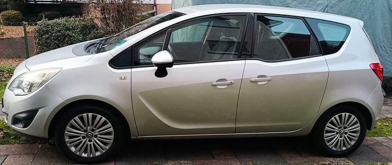 Gebraucht Opel Meriva Active 120 PS (88 kW) 2013 Silber Van / Kleinbus