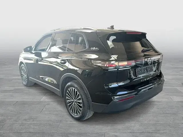 Gebraucht VW Tiguan Goal 131 PS (96 kW) 2025 Schwarz SUV