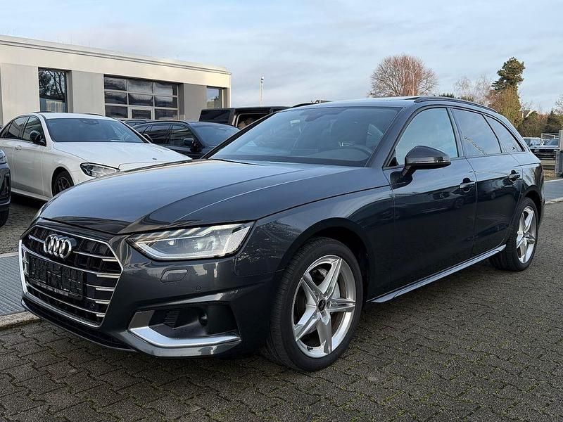 Grau Gebraucht 2022 Audi A4 Advanced Kombi | 18.900 € (Fairer Preis) - Bild 1/4