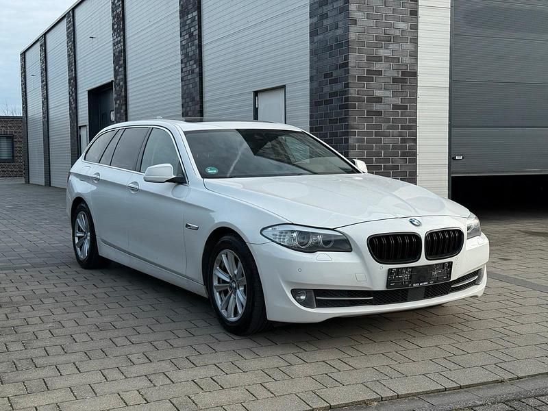 Gebraucht BMW 530 258 PS (189 kW) 2012 Weiß Kombi