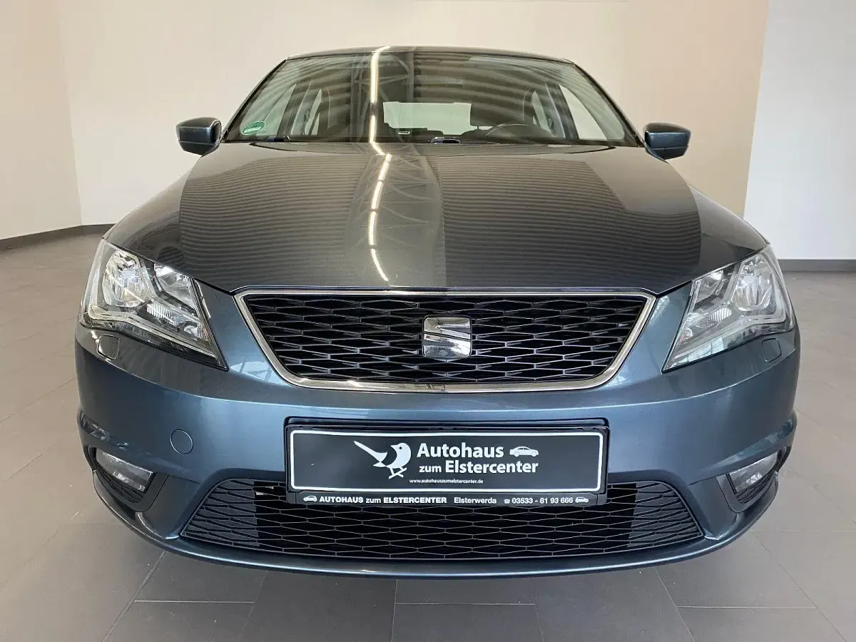 Gebraucht Seat Toledo 4You 105 PS (77 kW) 2015 Grau Limousine