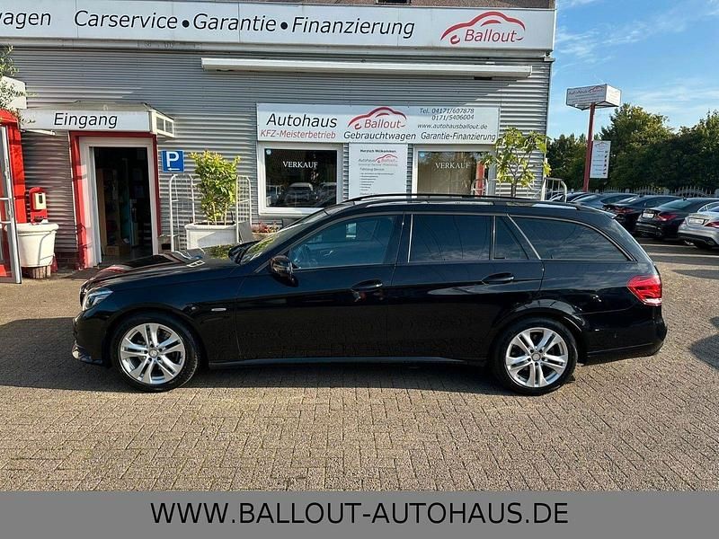 Schwarz Gebraucht 2016 Mercedes E250 Edition Kombi | 19.950 € (Etwas zu teuer) - Bild 1/4