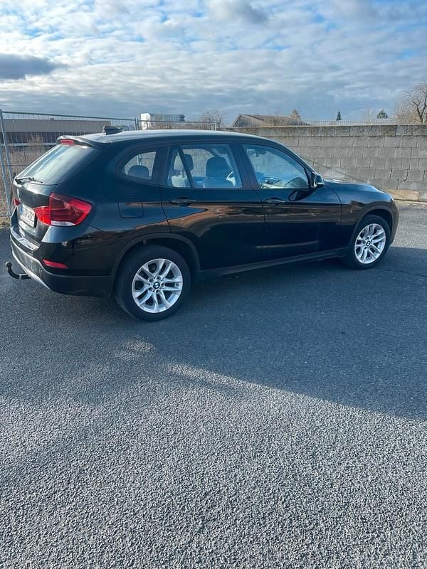 Gebraucht BMW X1 Advantage 150 PS (110 kW) 2015 Schwarz SUV