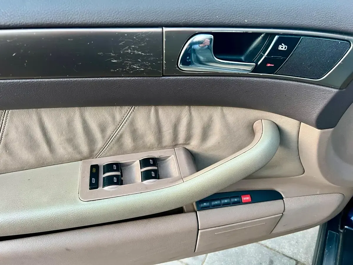Używany Audi A6 165 KM (121 kW) 1999 Niebieski Sedan/Limuzyna