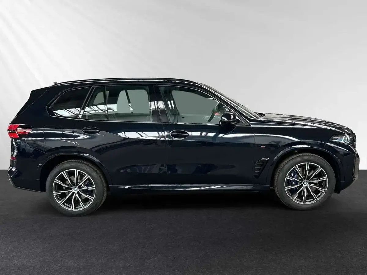 Gebraucht BMW X5 M Sport 298 PS (219 kW) 2025 Carbonschwarz SUV