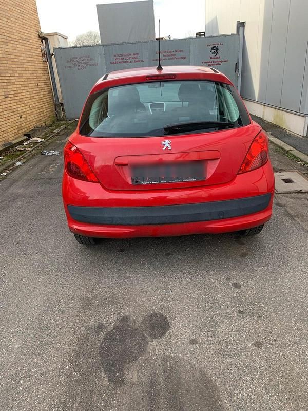 Gebraucht Peugeot 207 95 PS (69 kW) 2008 Rot Kleinwagen
