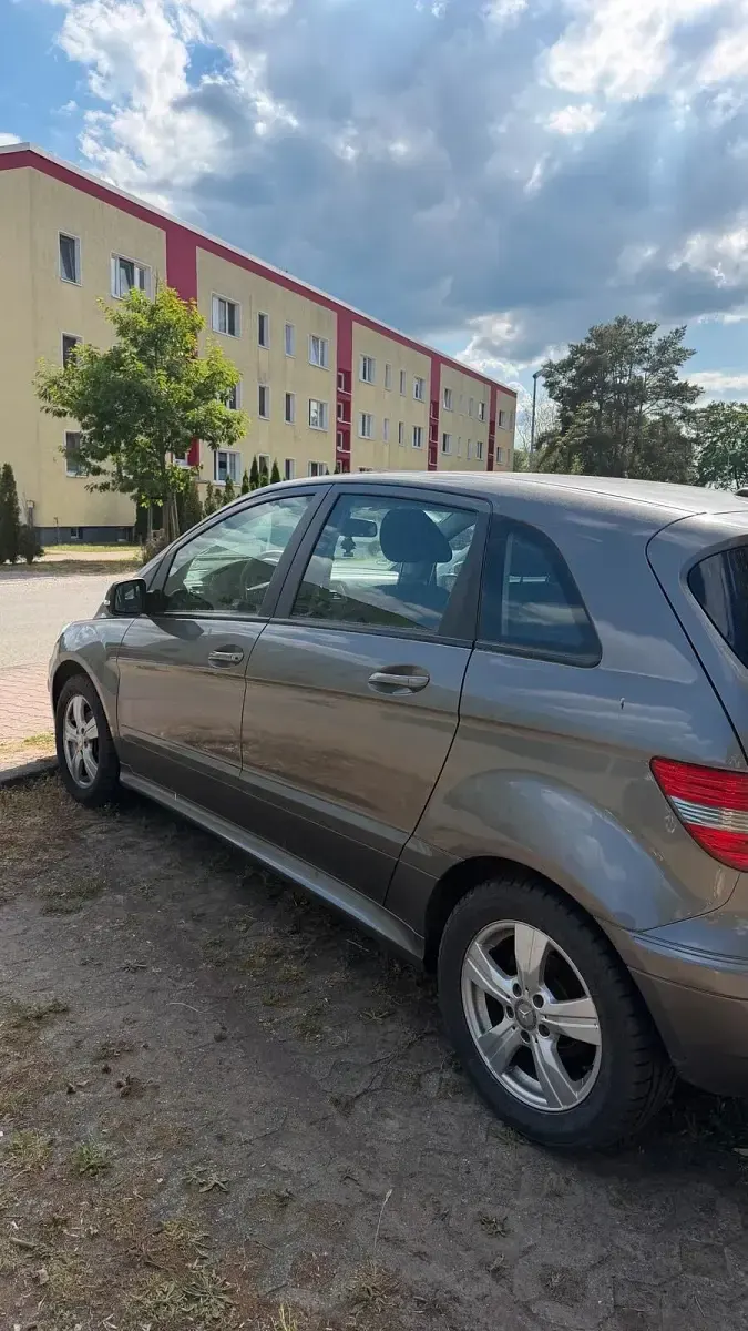 Gebraucht Mercedes B150 95 PS (69 kW) 2009 Van / Kleinbus