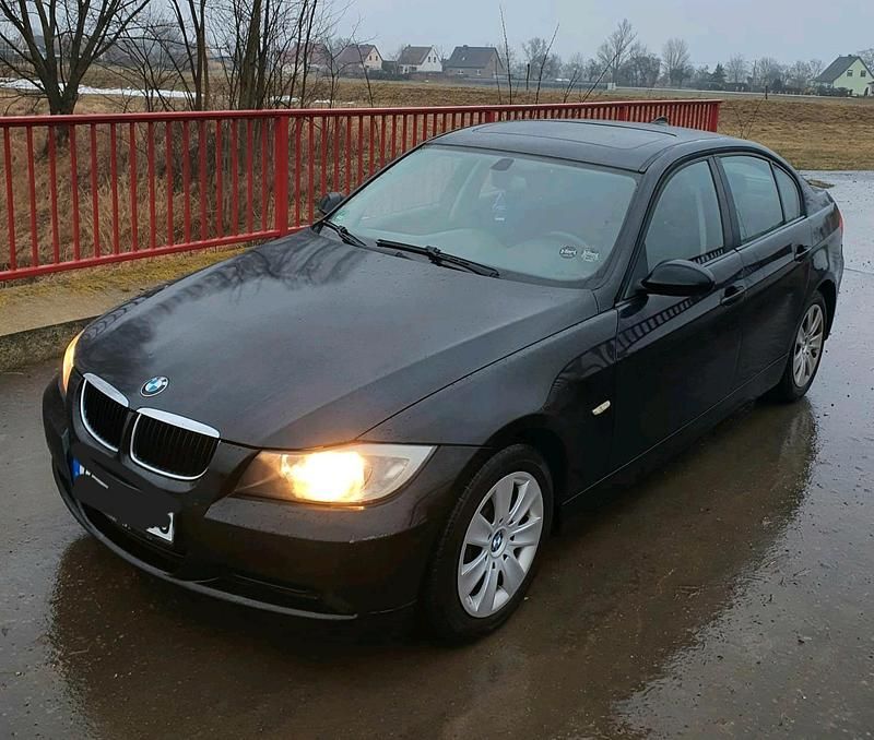 Gebraucht BMW 320 150 PS (110 kW) 2005 Schwarz Limousine