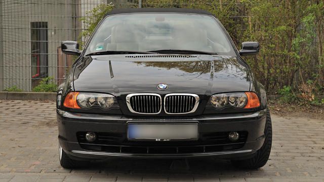 Gebraucht BMW 323 Cabriolet 170 PS (125 kW) 2000 Schwarz metallic Cabrio