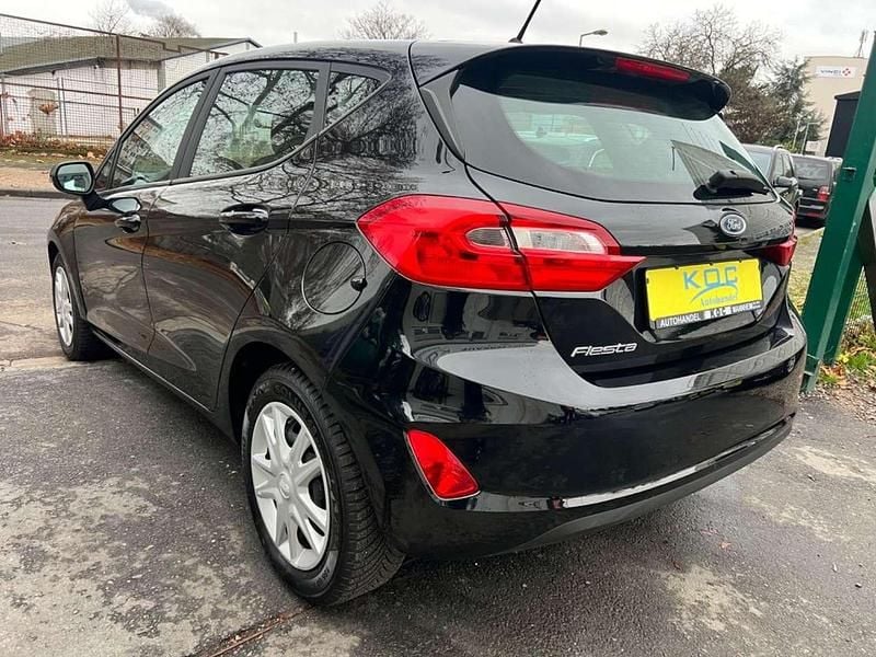 Gebraucht Ford Fiesta Trend 101 PS (74 kW) 2019 Iridiumschwarz metallic Kleinwagen