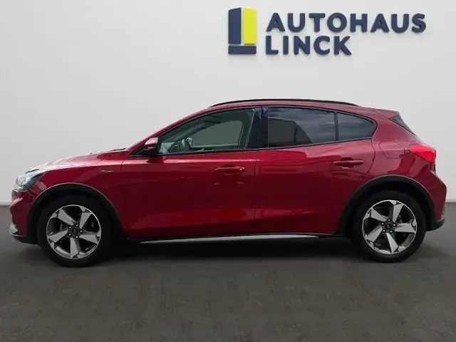 Gebraucht Ford Focus Active X 155 PS (114 kW) 2020 Farbe: rot Limousine