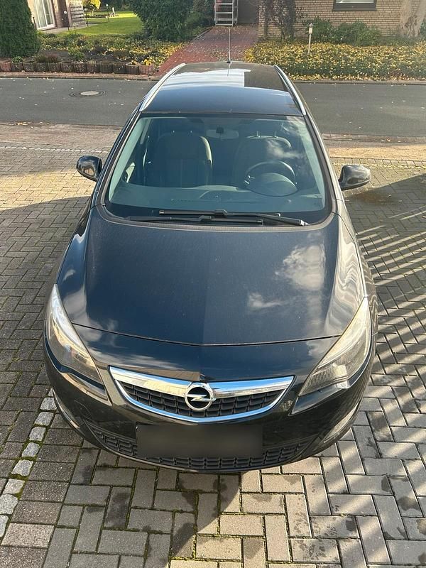 Gebraucht Opel Astra 125 PS (91 kW) 2012 Schwarz Kombi