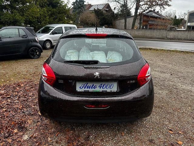 Gebraucht Peugeot 208 Active 95 PS (69 kW) 2012 Braun Kleinwagen