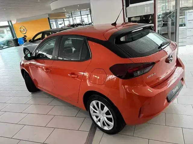 Usado Opel Corsa-e Edition 100 kW (136 HP) 2022 Laranja Citadino