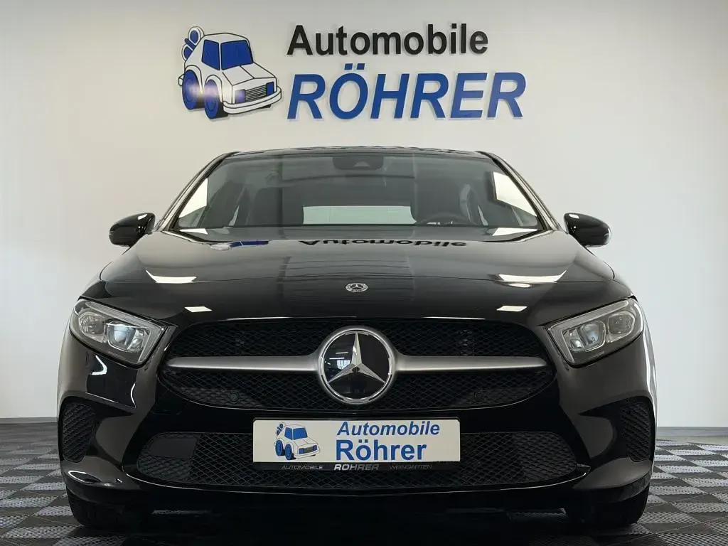 Gebraucht Mercedes 180 116 PS (85 kW) 2021 Schwarz 191 (kosmosschwarz  metalliclac (metallic) Limousine