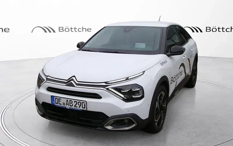 Gebraucht Citroën C4 Feel 131 PS (96 kW) 2021 Lack weiss banquise/typ aussen Limousine