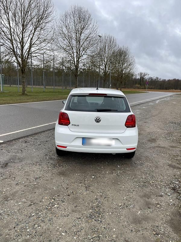 Gebraucht VW Polo 60 PS (44 kW) 2018 Weiß Kleinwagen