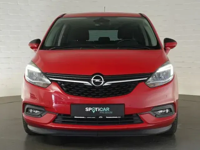Gebraucht Opel Zafira Active 136 PS (100 kW) 2019 Rot Van / Kleinbus