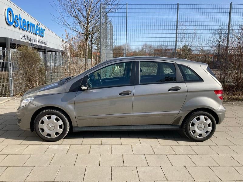 Gebraucht Mercedes B180 109 PS (80 kW) 2007 Braun Van / Kleinbus