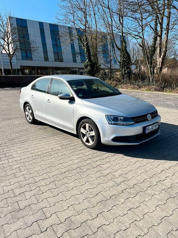 Gebraucht VW Jetta Comfortline 105 PS (77 kW) 2011 Grau Limousine
