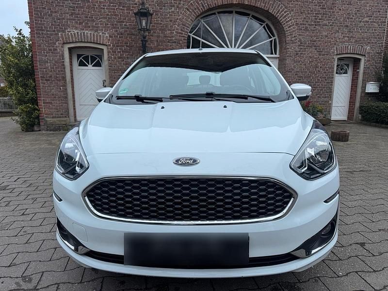Gebraucht Ford Ka Plus 71 PS (52 kW) 2018 Weiß Kleinwagen