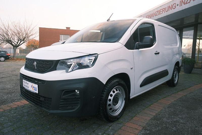 Weiß Gebraucht 2019 Peugeot Partner Premium Van | 11.980 € (Fairer Preis) - Bild 1/4