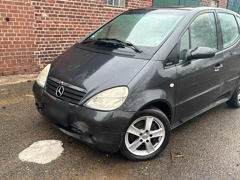 Grau Gebraucht 2000 Mercedes A160 Limousine | 850 € (Superpreis) - Bild 1/4
