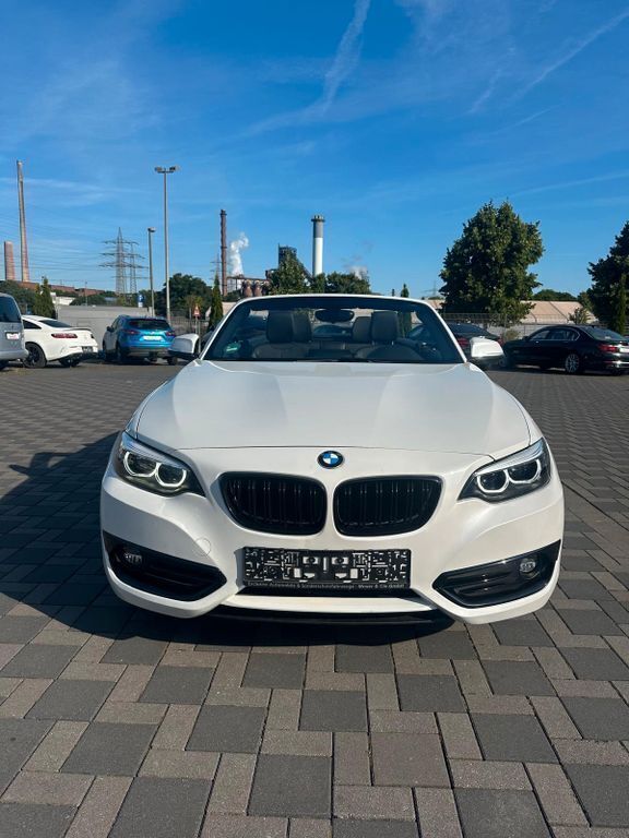 Weiß Gebraucht 2018 BMW 230 Sport Line Cabrio | 22.990 € (Fairer Preis) - Bild 1/4