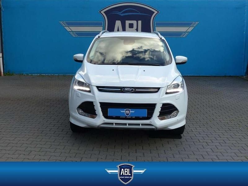 Frostweiß Gebraucht 2016 Ford Kuga Individual SUV | 13.890 € (Fairer Preis) - Bild 1/4