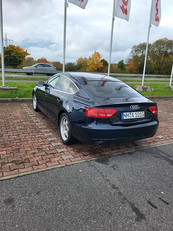 Blau Gebraucht 2010 Audi A5 Sportback Kleinwagen | 7.799 € (Guter Preis) - Bild 1/4