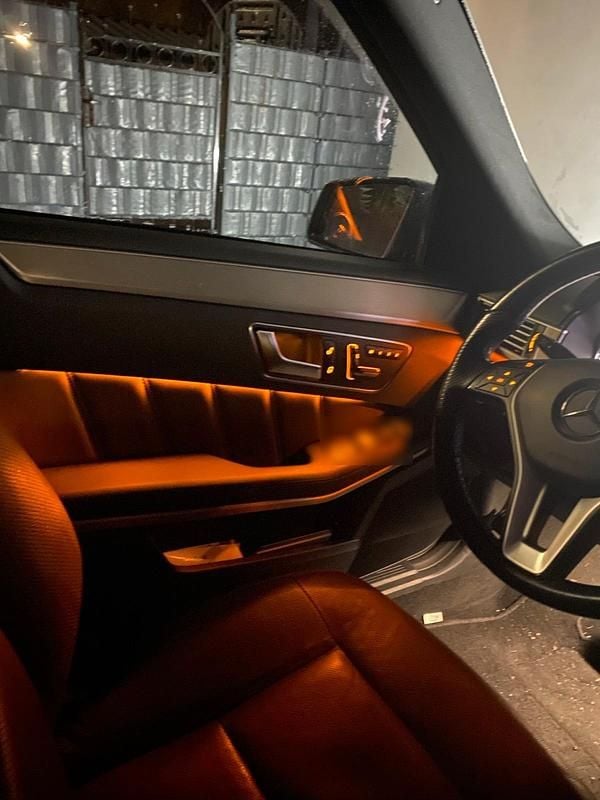 Gebraucht Mercedes E350 Avantgarde 265 PS (194 kW) 2012 Grau Kombi