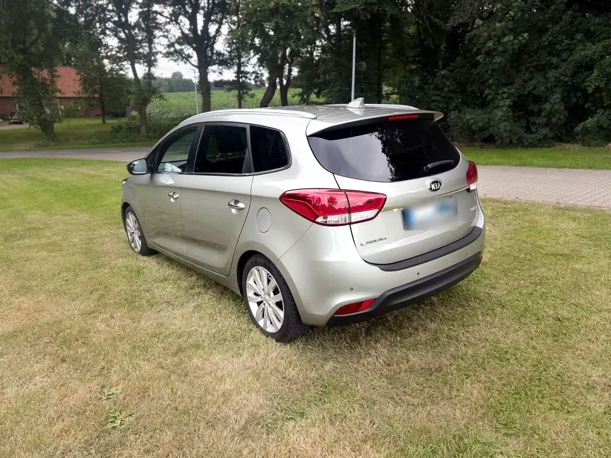 Gebraucht Kia Carens 141 PS (103 kW) 2016 Grau Van / Kleinbus