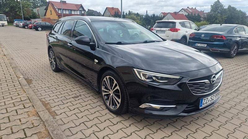 Schwarz Gebraucht 2017 Opel Insignia OPC Limousine | 11.940 € (Etwas zu teuer) - Bild 1/4