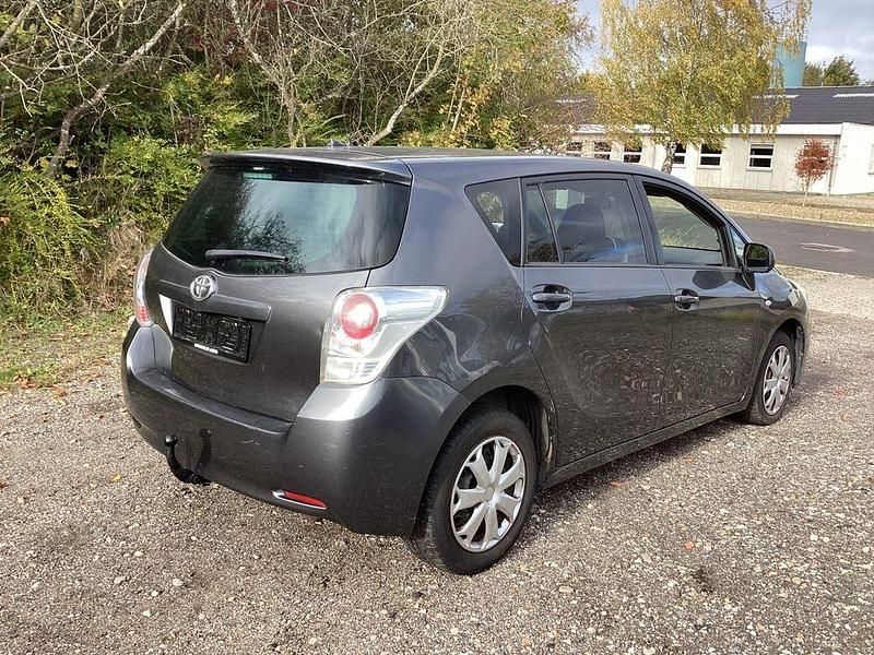 Gebraucht Toyota Verso 2013 Grau Van / Kleinbus