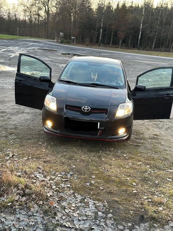 Schwarz Gebraucht 2007 Toyota Auris Sport Limousine | 4.200 € (Fairer Preis) - Bild 1/4