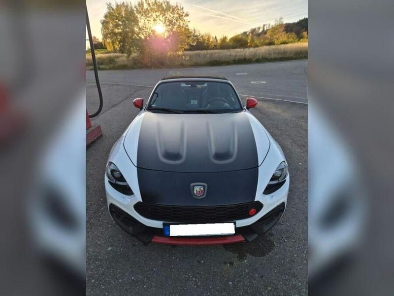 Weiß Gebraucht 2017 Abarth 124 Spider Cabrio | 27.990 € (Superpreis) - Bild 1/4