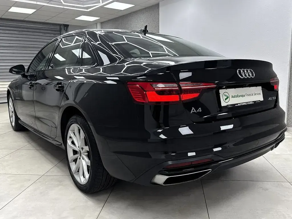 Używany Audi A4 Advanced 204 KM (150 kW) 2022 Czarny Sedan/Limuzyna