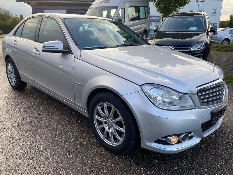 Silber Gebraucht 2011 Mercedes C220 Elegance Limousine | 6.450 € (Guter Preis) - Bild 1/4