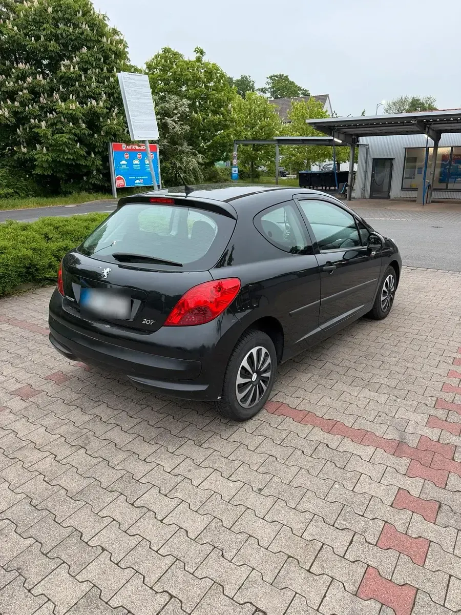 Gebraucht Peugeot 207 75 PS (55 kW) 2009 Schwarz Kleinwagen